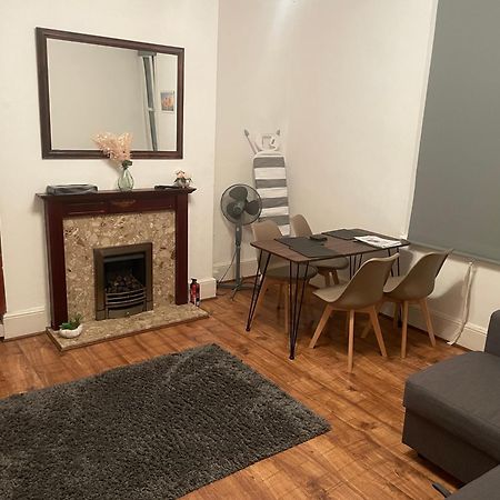 Luxury 1-Bed Apartment With Stunning City Views Perfect For Short Stays In London Londres Exterior foto
