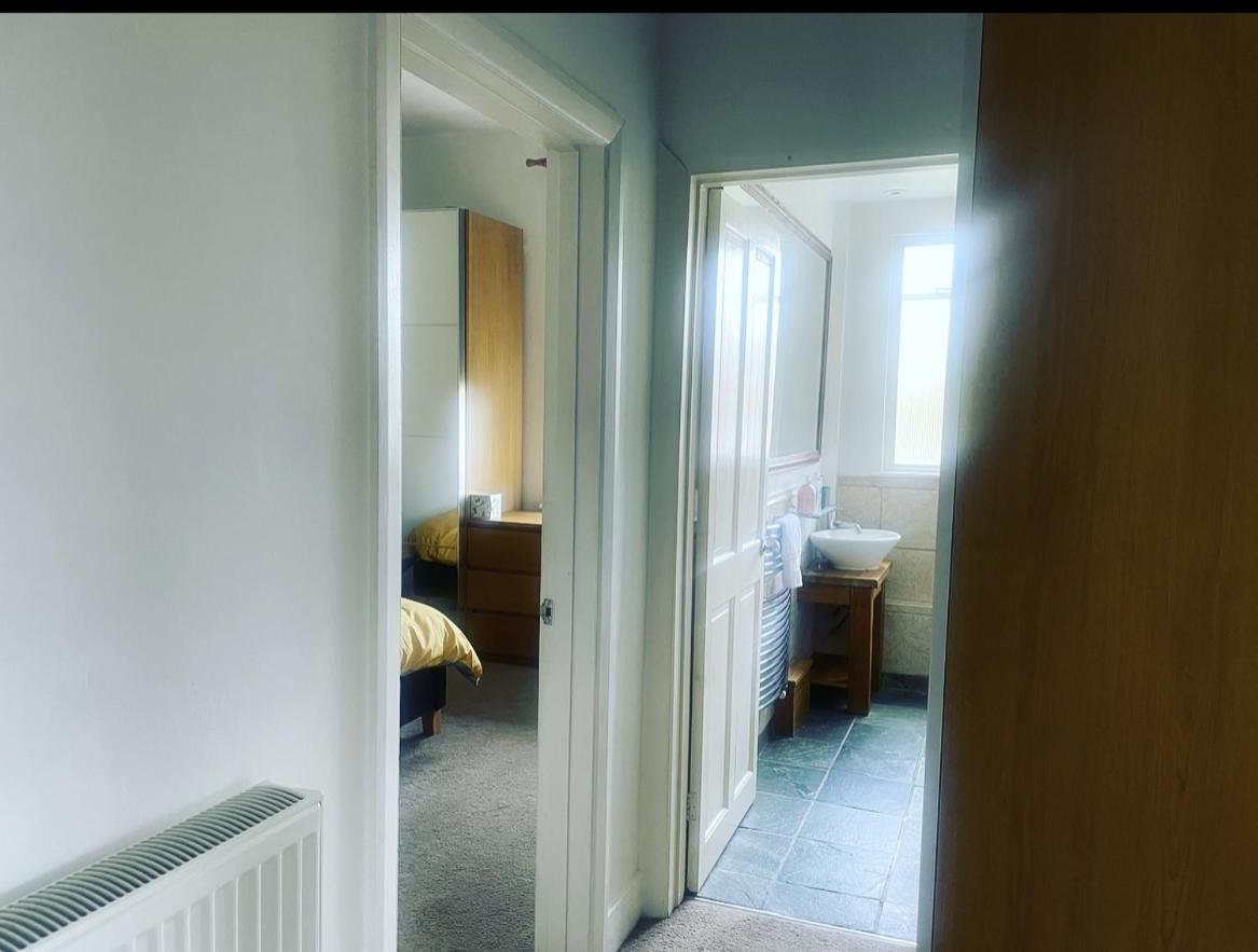 Luxury 1-Bed Apartment With Stunning City Views Perfect For Short Stays In London Londres Exterior foto